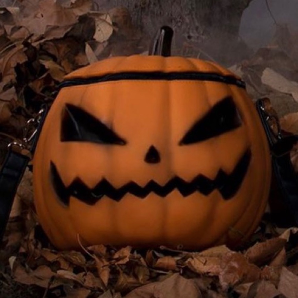 la femme en noir sleepy hollow pumpkin bag